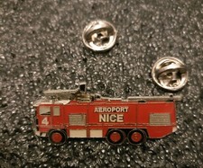 Pin's Camion de Pompier Truck Fire Firefighter Aéroport Nice - Pin Pins Lot 44