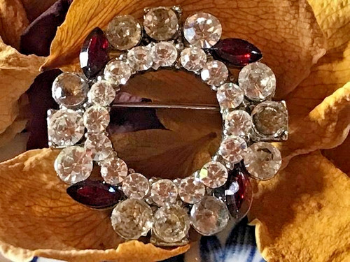 Broche couronne ancienne