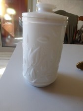 Pot à onguent / pharmacie vintage motif en relief Verre opaline blanc 20 cm