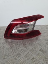 Feu arriere principal droit