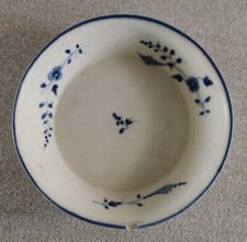 MAGNIFIQUE SOUCOUPE SOUS TASSE