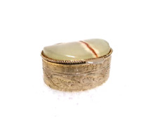 Petite boite ovale de collection en métal doré et albâtre