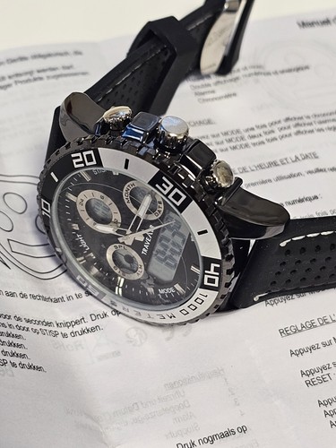 Montre traveer neuve avec - montre,