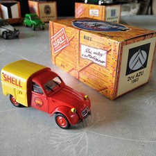 voiture miniature 1/43 –
