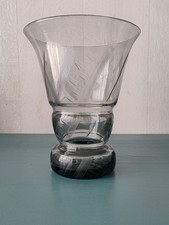 Vase art déco en verre gravé