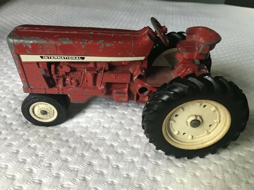 Ertl toy farm - farm, ih