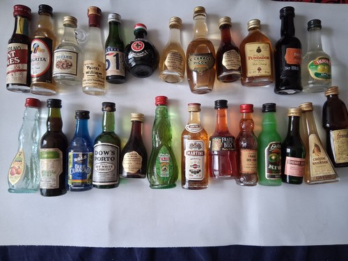 Lot mignonnettes alcool - lot,