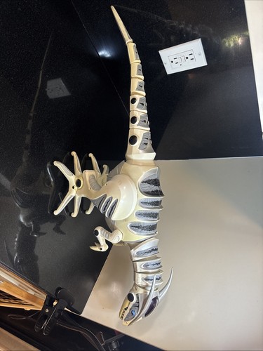Wowwee roboraptor robotic - wowwee,