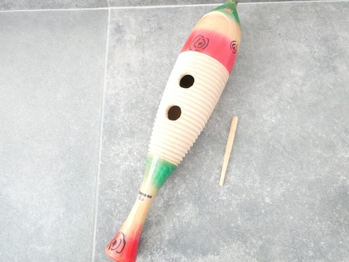 Instrument musique guiro - de,