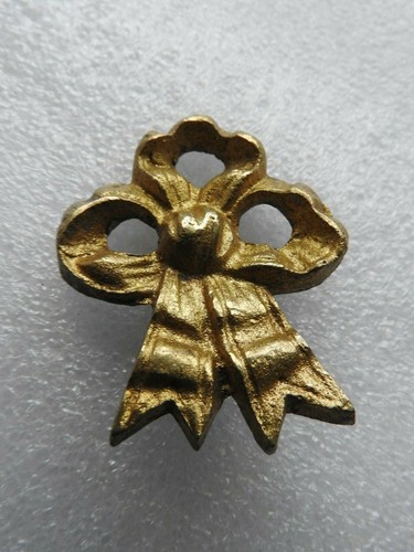 Ancien cache clou laiton - cache,