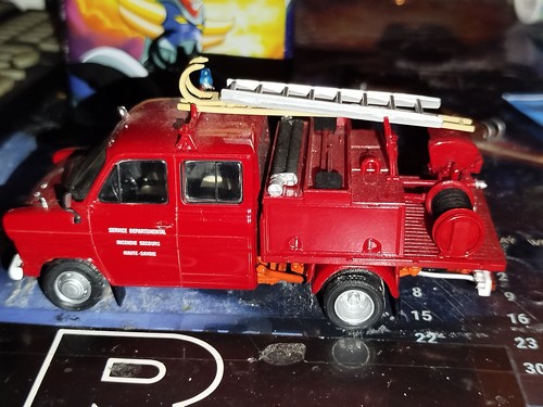 Vehicule leger lute - , contre