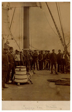France, Saint-Pierre-et-Miquelon, Équipage d'un Morutier vintage albumen pr