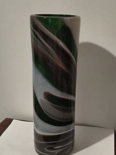 Vase cylindrique signé - , –