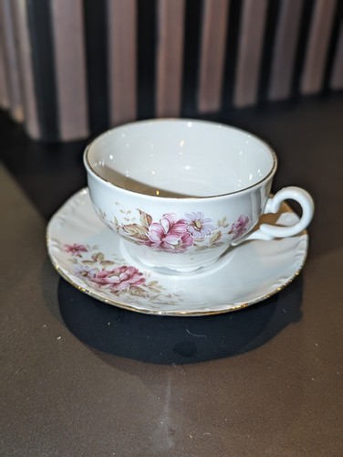 Tasse sous - sous,