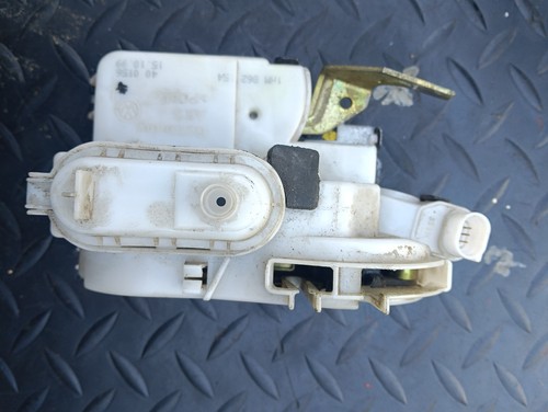 Serrure porte avant droite - porte,