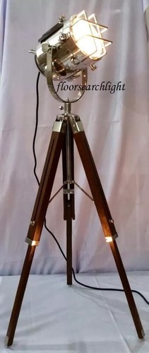 Lampadaire studio design - de,