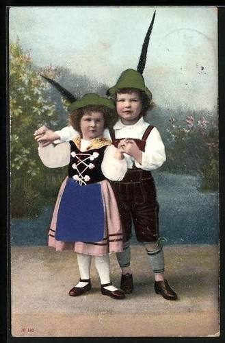 Carte postale gaufrée - , en