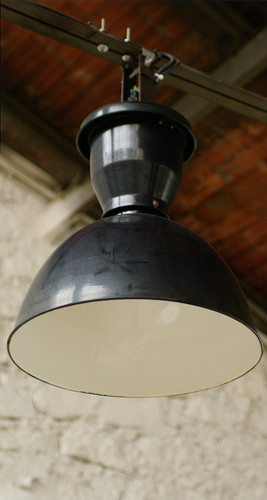Suspension industrielle noire - suspension,