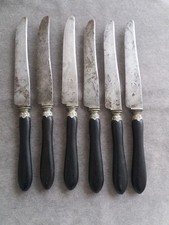 Lot de six couteaux de table
