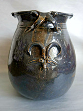 Vase à anses et mascarons en grès émaillé XXème signé