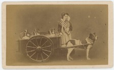 CDV circa 1870. Marchande de