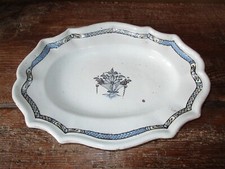 Joli plat ancien cul noir ou