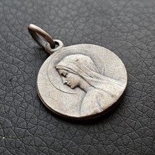 Medaille vierge Marie grotte de Lourdes métal argenté vintage religion