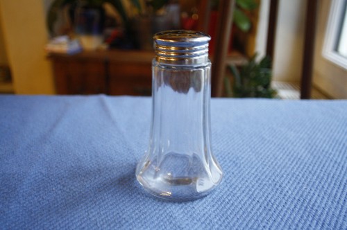 Sucrier saupoudreuse