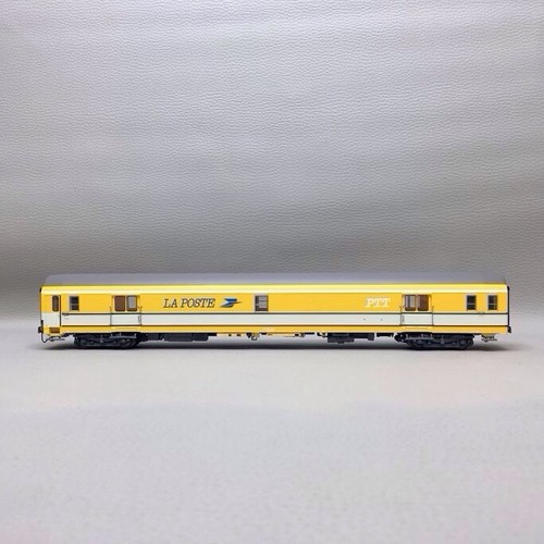 Models 40429 fourgon la - :,