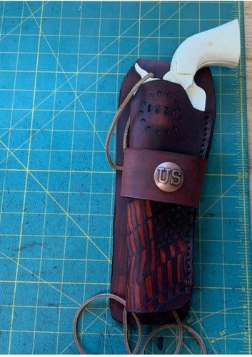Revolver custom carving - revolver,