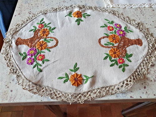 Napperon ancien brode main - ancien,