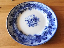ancien plat en faience WEDGWOOD XIX éme vers 1846