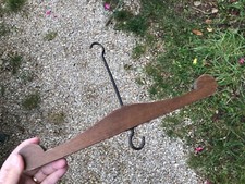 Ancien cintre en bois