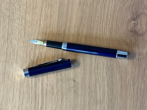 Stylo plume bleu - indigo, et