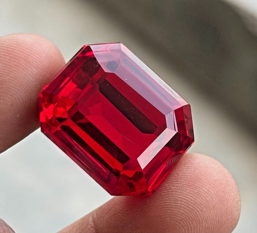 Gemmes taille émeraude rubis - gemmes,