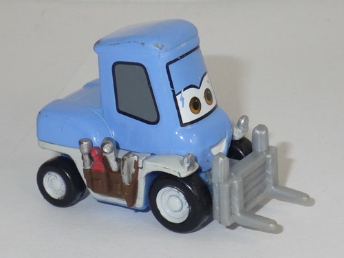 Véhicule voiture cars disney - véhicule,