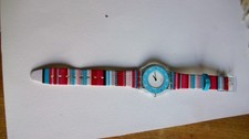 Vintage Swatch bracelet rayé bleu  et rouge  ecran bleu et blanc