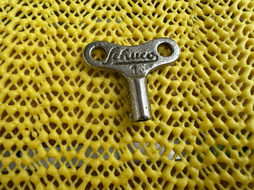 Cle metal pour jouets - cle,