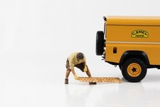 Figur 1:18 Crew 4x4 Offroad Camel Trophy Mécanicien Avec Plaque Américaine Diora