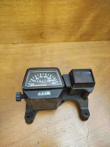 Tableau bord compteur avec - de,