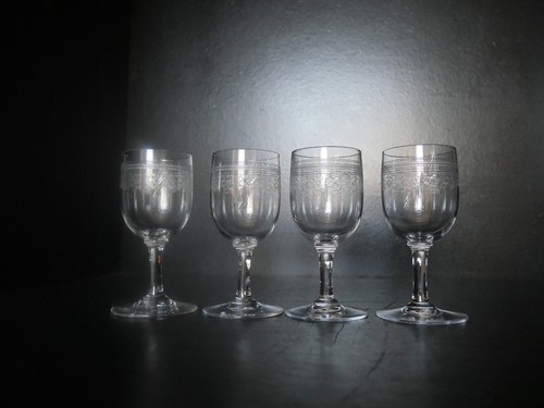 Anciens verres vin blanc - 4, à