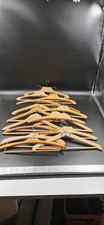 16 ANCIENS CINTRES EN BOIS