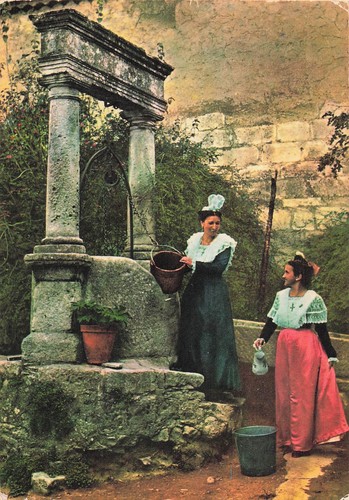 Arles arlesiennes devant le - 13,
