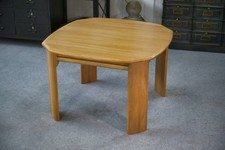 Table en orme massif dans le