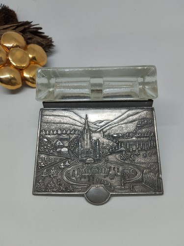Boite vintage notre dame - boite,