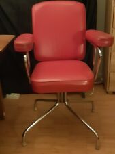 FAUTEUIL DE COIFFEUR VINTAGE ROUGE  BON ETAT