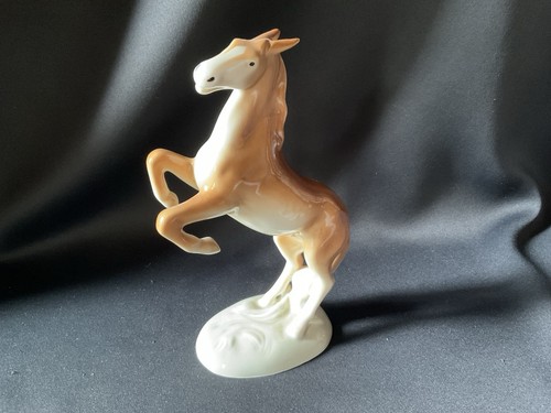 Cheval royal dux - cheval,