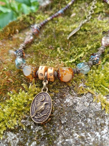 Collier corbeau lune bronze