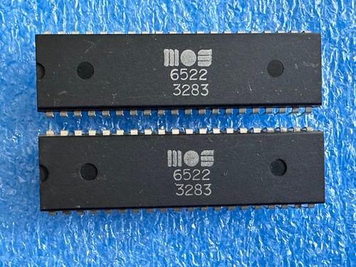 Mos chip pour - chip, vic