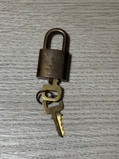 Cadenas LOUIS VUITTON avec 2
